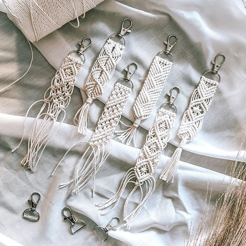Makramee DIY Kit „Schlüsselanhänger“ | 5 Designs | inkl. Material & Anleitung
