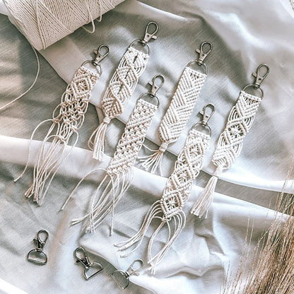 Makramee DIY Kit „Schlüsselanhänger“ | 5 Designs | inkl. Material & Anleitung